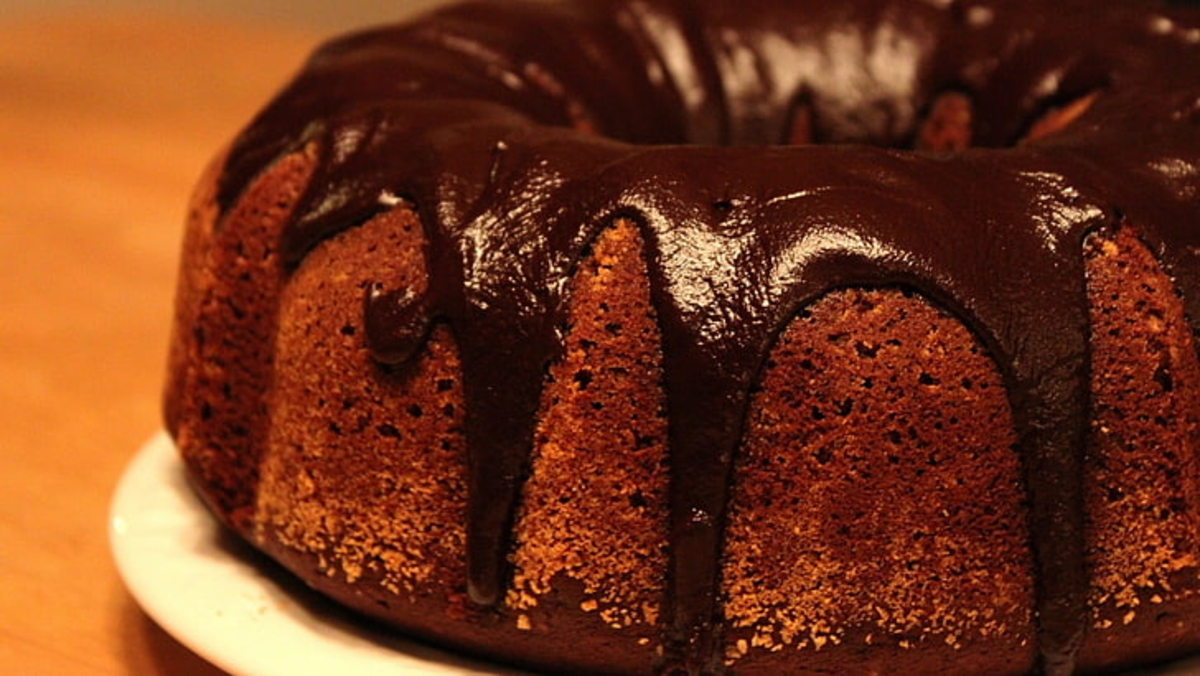 bundt cake with chocolate ganache